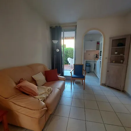 4 Pers Avec Terrasse, Piscine Et Parking Securise - Fr-1-776-137 Apartment