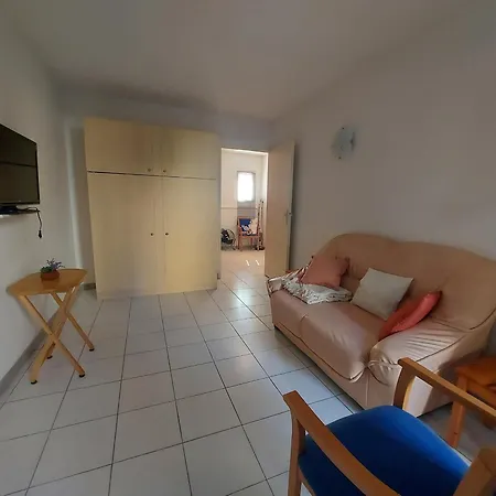 Apartment 4 Pers Avec Terrasse, Piscine Et Parking Securise - Fr-1-776-137