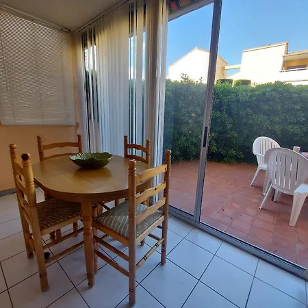 4 Pers Avec Terrasse, Piscine Et Parking Securise - Fr-1-776-137