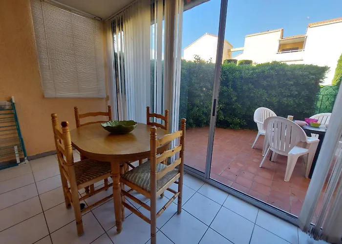 4 Pers Avec Terrasse, Piscine Et Parking Securise - Fr-1-776-137